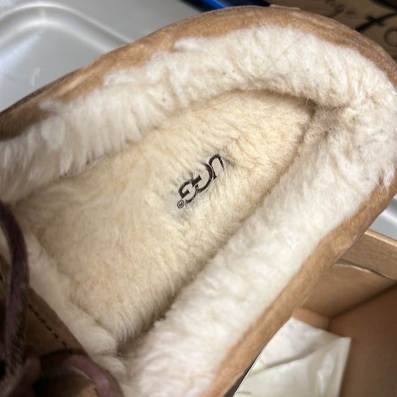 UGG Slip ons - Picture 4 of 9